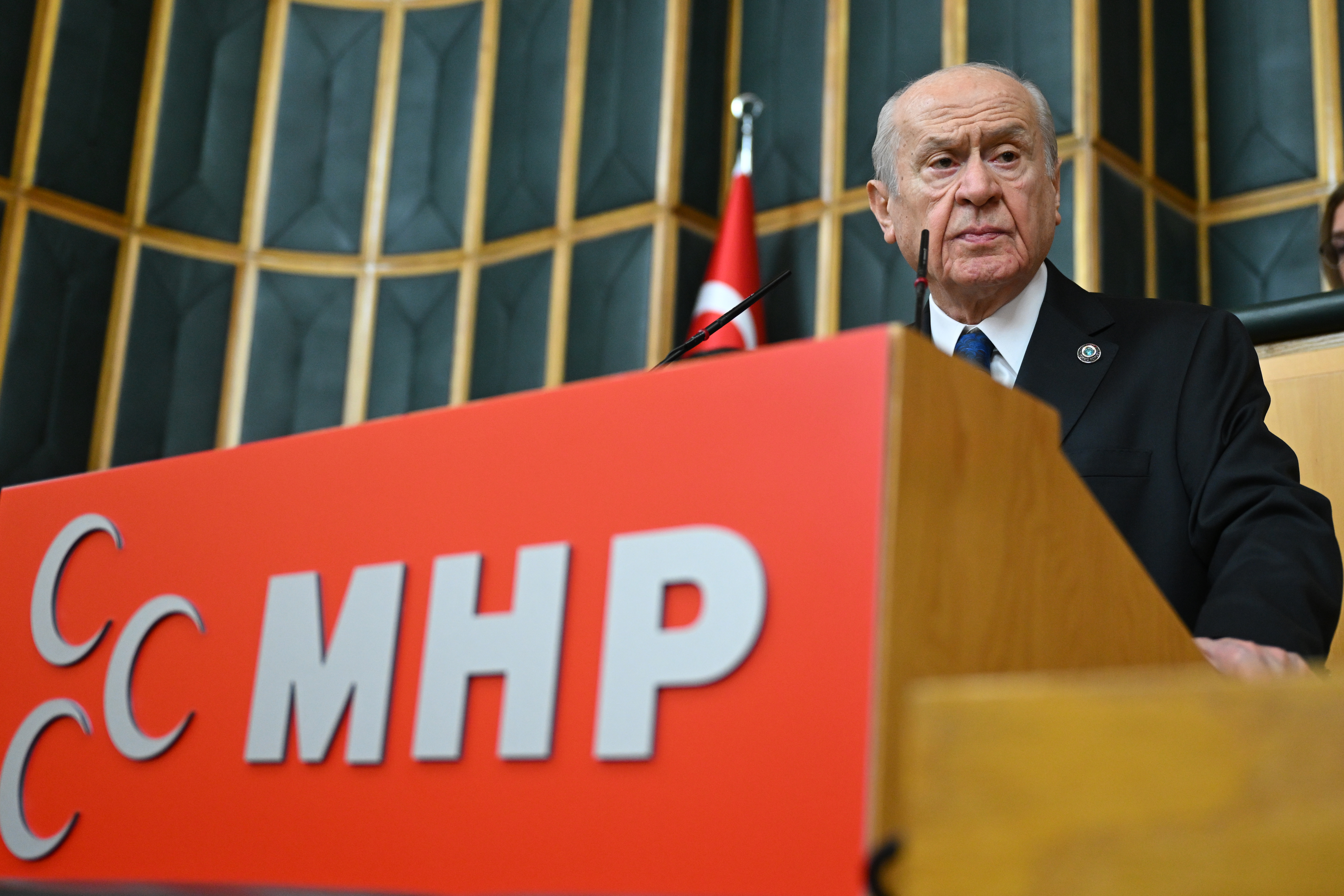 MHP Lideri Bahçeli'den A Milli Kadın Voleybol Takımı'na tebrik